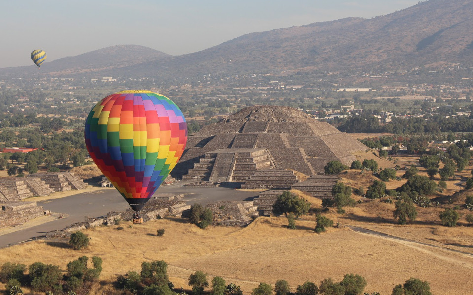 Teotihuacan Pyramids Balloon Tour
