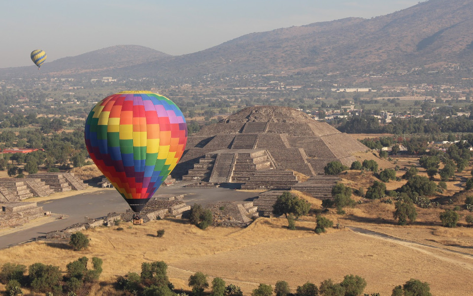 Aztec Pyramids Teotihuacan Hot Air Balloon Tour